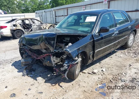 2008 Mercury Grand Marquis Gs z USA, uszkodzony, nr VIN 2MEFM74V18X618601